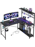 Mesa Gaming en Forma L con Luz LED, Enchufe Integrado y Superficie de Fibra de Carbono